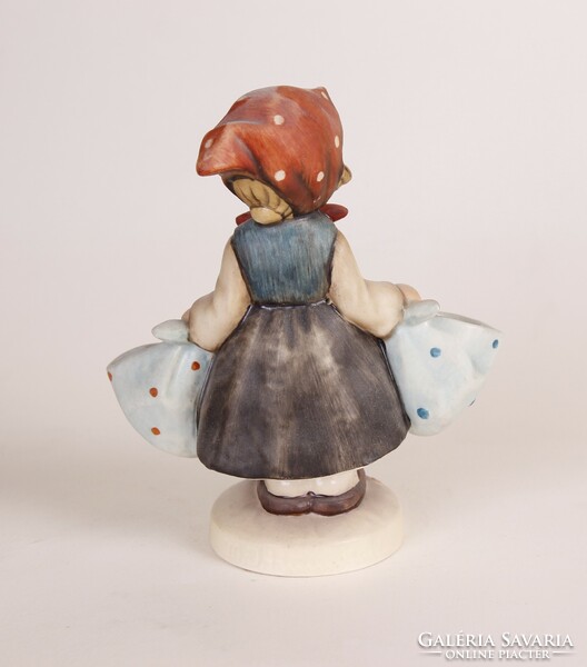 Mother's darling - 13 cm hummel / goebel porcelain figurine