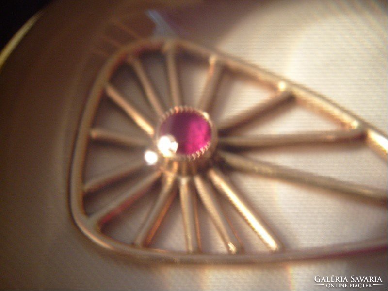 And e5 antique gold 14k pendant in the middle of ruby tal art deco rarity for sale