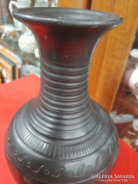 László locksmith black ceramic vase. 24 Cn.