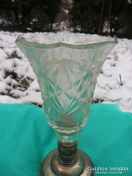 Ezüst talpas dianás csiszolt üveg váza