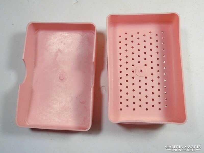 Retro old pink plastic lockable lid comb travel soap holder soap holder - circa 1970