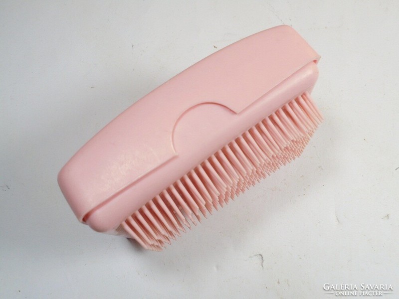 Retro old pink plastic lockable lid comb travel soap holder soap holder - circa 1970
