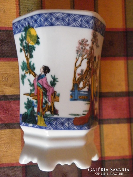 Chinese marked porcelain 6-angle, painted scene with small vase, flowerpot