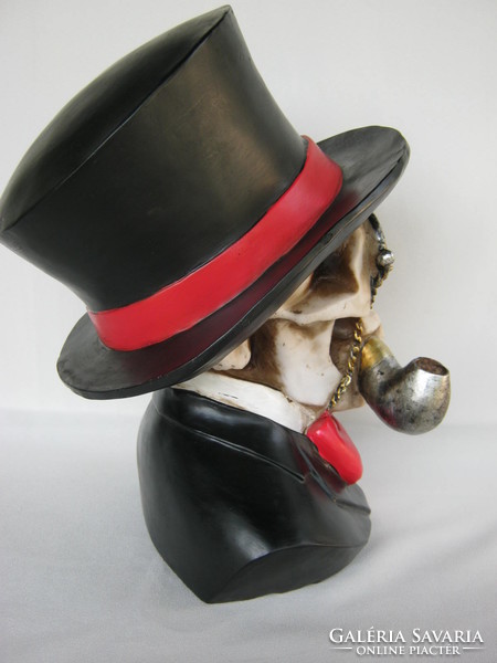 Hat piper large skull