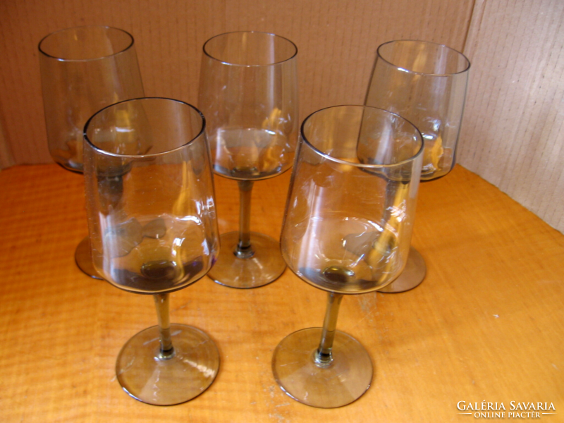 5 Retro elegant smoke colored wine glasses