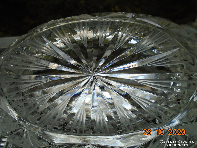 2250G grandiose diamond cut lead crystal with rotating rosettes, boat shaped centerpiece