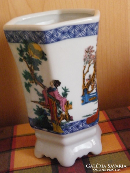 Chinese marked porcelain 6-angle, painted scene with small vase, flowerpot