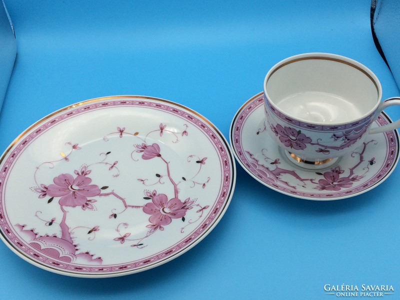Breakfast set with pink flowers