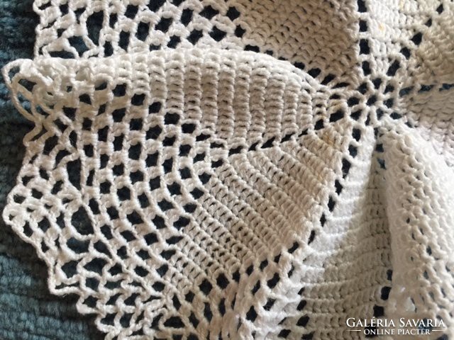 Lace tablecloth - wavy, crocheted, white (79)