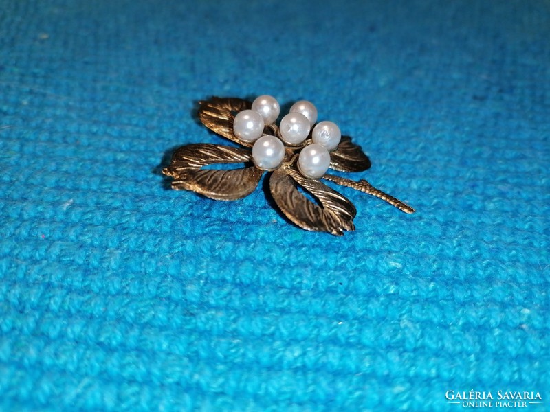 Floral retro brooch (385)