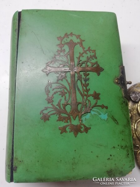 Antik aranyozott ima könyv a képeken látható állapotban van