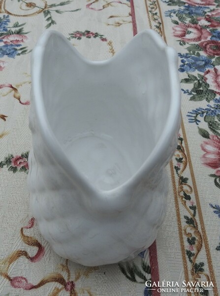 White porcelain purse-shaped vase - centerpiece