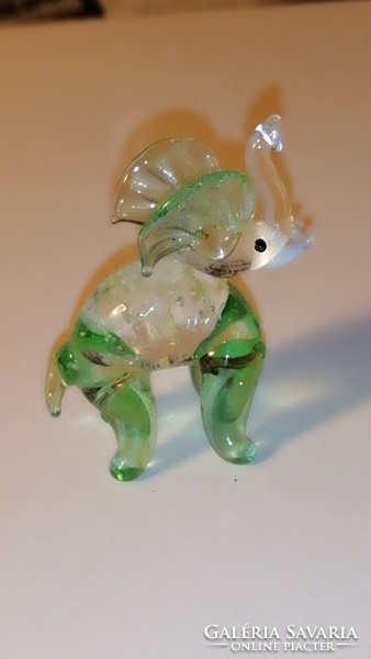 Felálló ormányos, üveg, elefánt kabala figura 57.