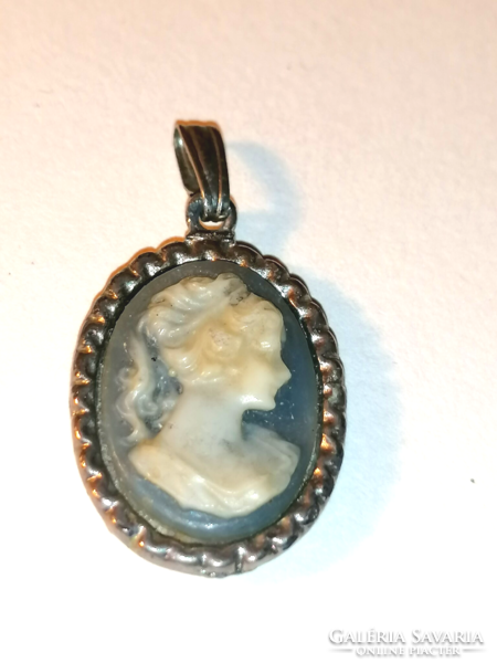 Old cameo pendant 93.