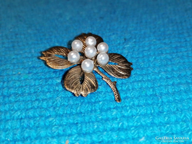 Floral retro brooch (385)