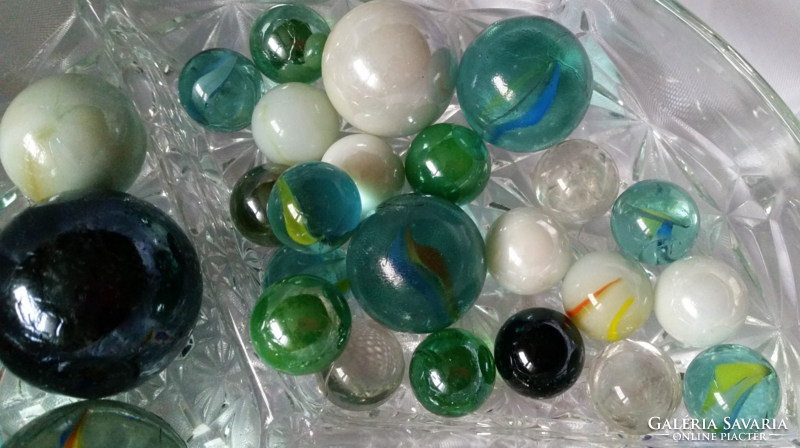 32 pcs., beautiful colorful old, special glass balls and 18 pcs. Decorative pebbles, glass pebbles