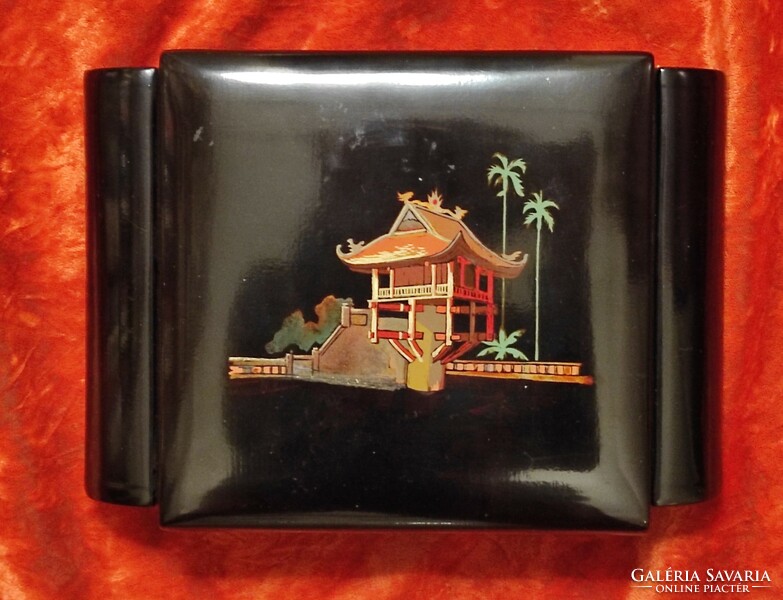 Vietnamese lacquer box, toiletry box, with mirror inside, marked, 24 x 18 x 6 cm