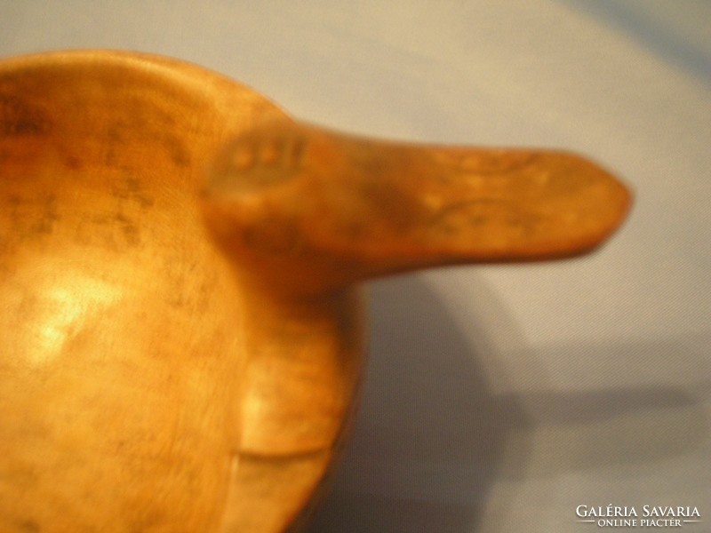 U12 antique lacquer and carved duck artistic drinking trough are sold together, a rarity