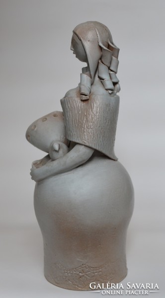 Bolbáné windy magda: girl with a pigeon. Ceramic figure.