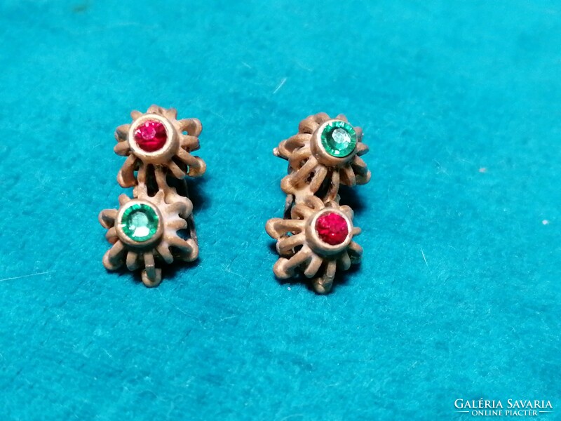 Old earrings, clip (597)