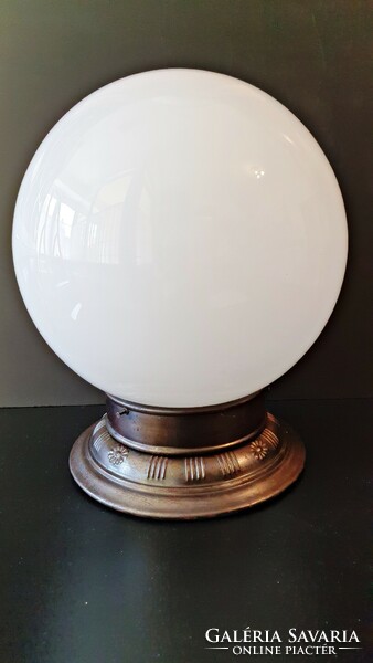 Különleges Art deco, Bauhaus fehér , hatalmas, tejüveg gömb, régi, 80 - 100 éves mennyezeti lámpa