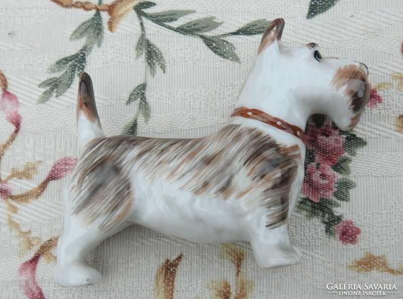 Foxterrier kutya porcelán figura