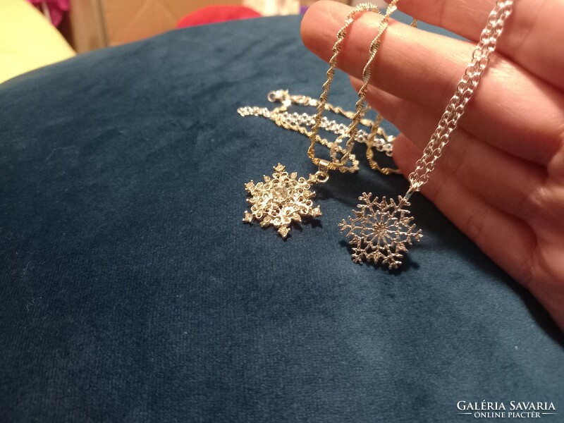 Snowflake silver pendant