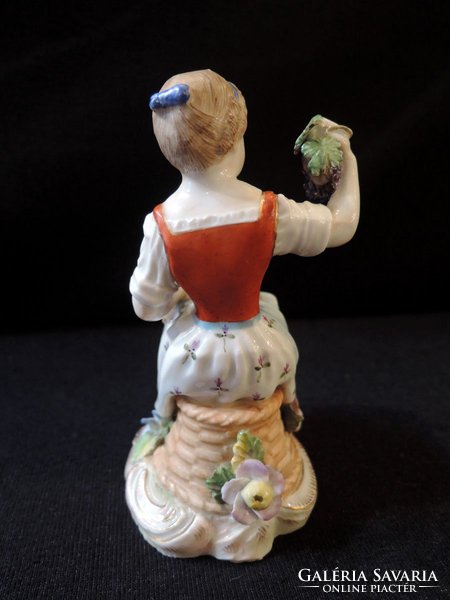 19.sz. Potschappel Carl Thieme Szüretelő Lány Porcelán Figura Szőlő Meissen Drezda Dresden