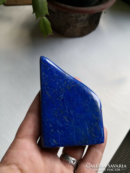 Lapis lazuli mineral, crystal