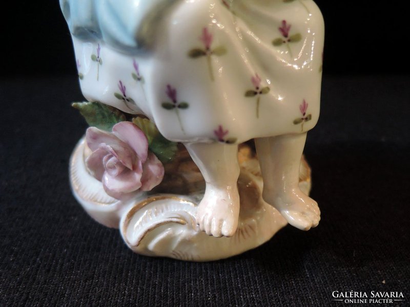 19.sz. Potschappel Carl Thieme Szüretelő Lány Porcelán Figura Szőlő Meissen Drezda Dresden