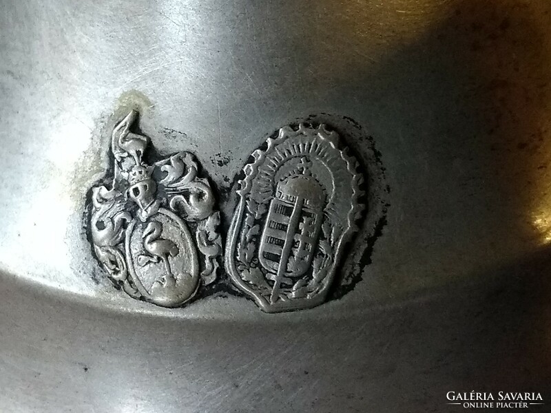 A glass serving bowl with a noble and valiant coat of arms with a silver base is rare!!!!!!!!