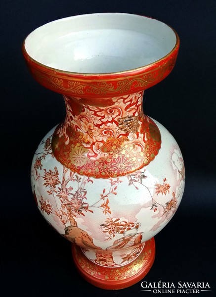 Japanese kutani porcelain vase-extra fine painting !!! Marked-Meiji period (1868-1912)