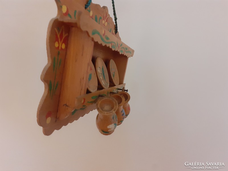 Régi játék népi korsótartó fali polc festett mini fajáték fa tányértartó bababútor