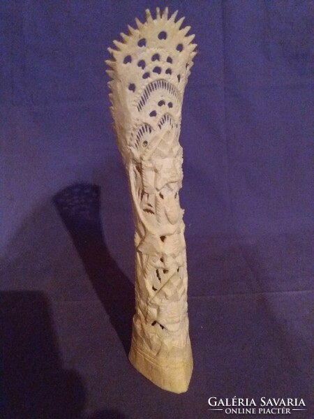 Antique oriental ivory-colored carved ornament vase with totem character, 25 cm according to the pictures