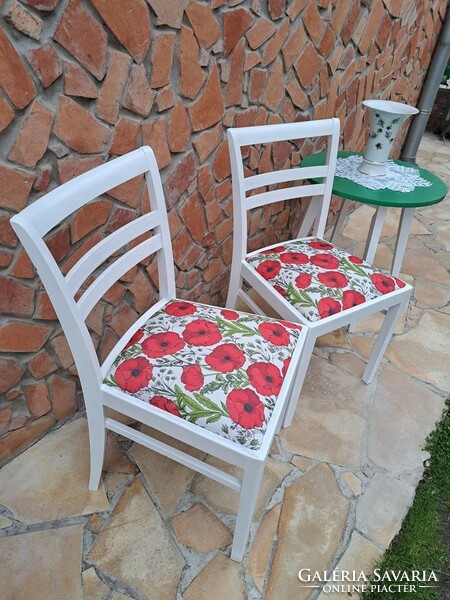 Beautiful peaceful round table and 2 chairs with poppy pattern furniture antiques nostalgia