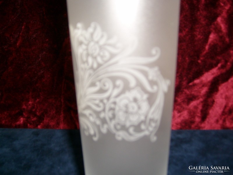 Antique acid etched flawless 17 cm decorative opal glass vase