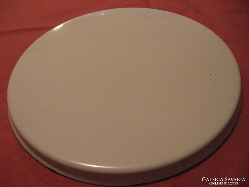 Enamel pizza oven, plate, tray