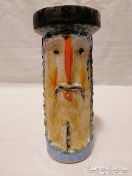 Ceramic vase of Elizabeth of Forizna