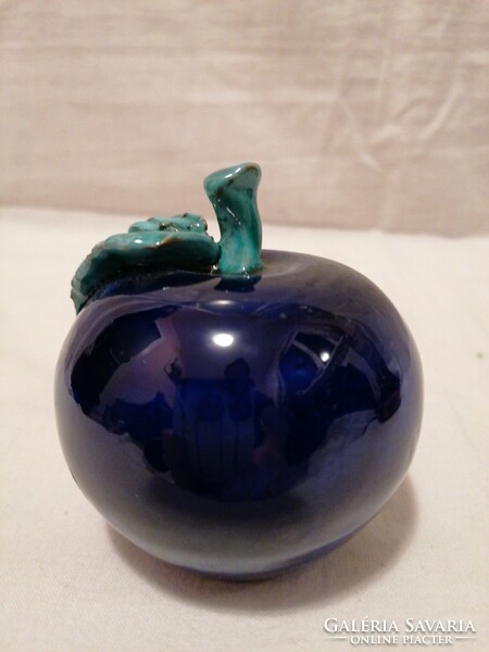 Zsuzsa Morvay ceramic apple