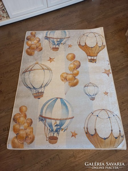 ÚJ! Gyermekszőnyeg hőlégballon és lufi mintás 100x140 cm