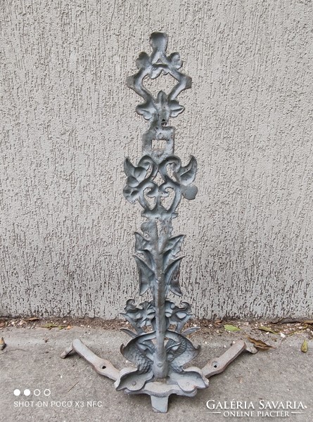 Decorative cast iron umbrella holder missing! It can also be a garden bird feeder for really difficult creative purposes