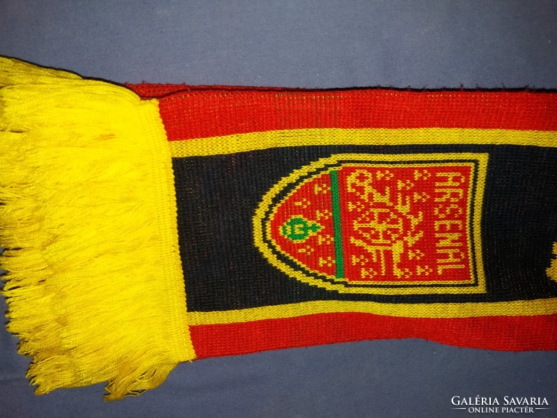 Retro knitted football never used fc arsenal fan scarf for the street even in the cold! According to the pictures