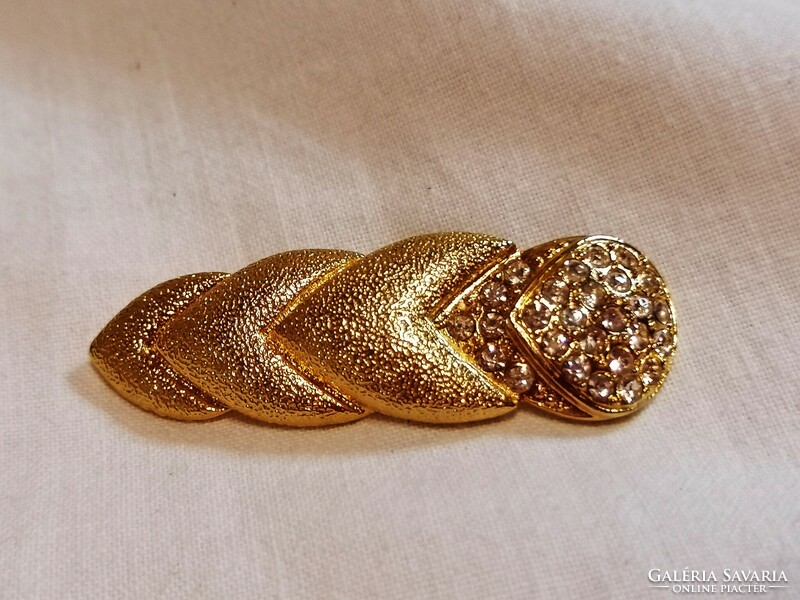 Retro golden stone brooch 209.