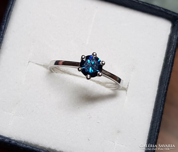 14 Kt white gold 0.45 ct blue brill ring