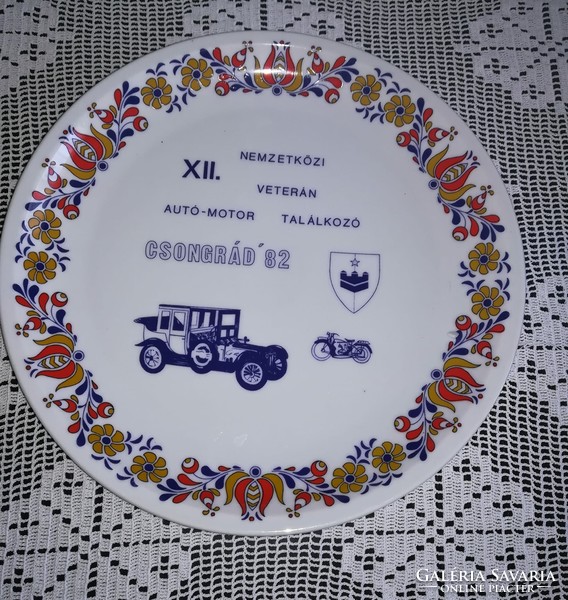 Wall plates made for the occasion of Alföldi plates