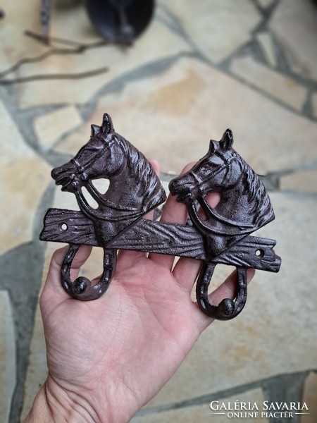 Gyönyörű  vas lovas fogas, fali fogasok lovasoknak falusi dekoráció