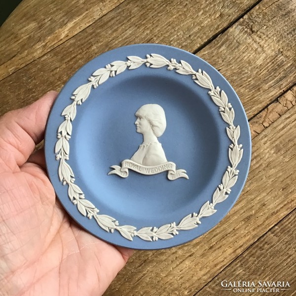 Old English Wedgwood porcelain small plate diana