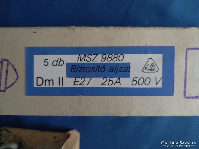 Kaposvári biztosító aljzat + olvadóbetét