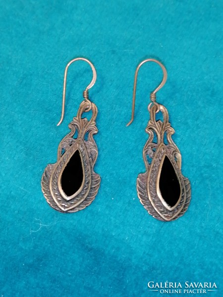 Earrings (604)