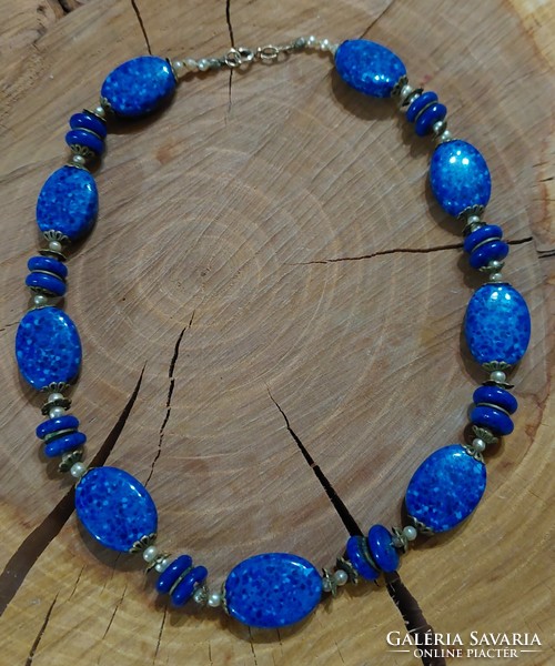 Very nice royal blue glass necklace